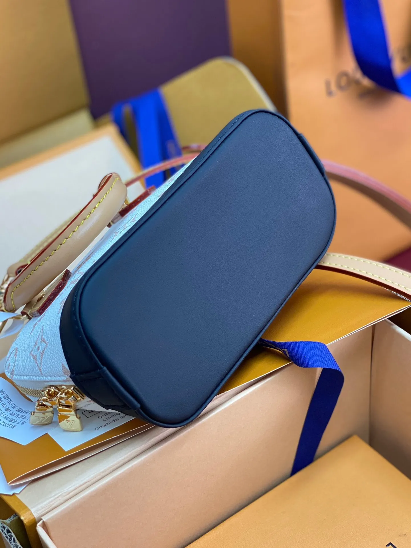 All Categories Official Website "Brand Women's Bags" Women's Bags 💙 LV 2025 New LV Crossbody Bag
