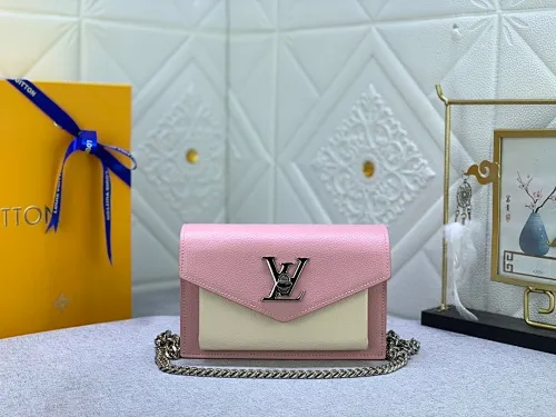 All Categories Official Website "Brand Women's Bags" Women's Bags 💙 LV This Mylockme Pochette chain bag is made of soft cow leather and continues the core elements of the Lockme series with an envelope-style flap, front pocket and LV letter hook. The trendy construction is suitable for storing mobile phones and other essentials, and the long chain allows for shoulder or cross-body wear. Detailed