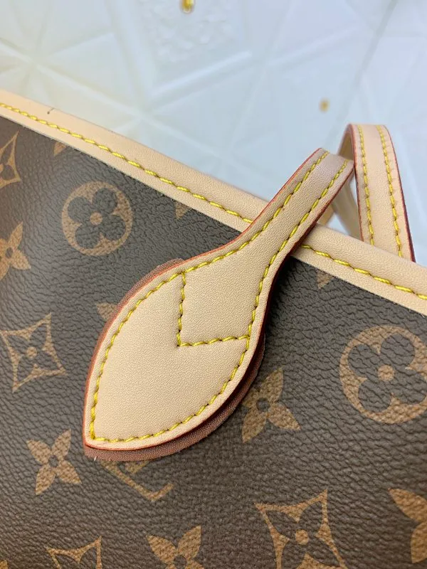 All Categories Official Website "Brand Women's Bags" Women's Bags 💙 LV upgraded original version [NEVERFULL Medium Handbag] (new silk screen shopping bag) The classic lines of the Never full MM handbag are made of colorful Monogram canvas and external front pockets, giving it a retro feel. Gold hardware - including pocket buckles - and leather