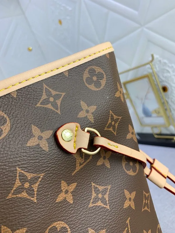 All Categories Official Website "Brand Women's Bags" Women's Bags 💙 LV upgraded original version [NEVERFULL Medium Handbag] (new silk screen shopping bag) The classic lines of the Never full MM handbag are made of colorful Monogram canvas and external front pockets, giving it a retro feel. Gold hardware - including pocket buckles - and leather