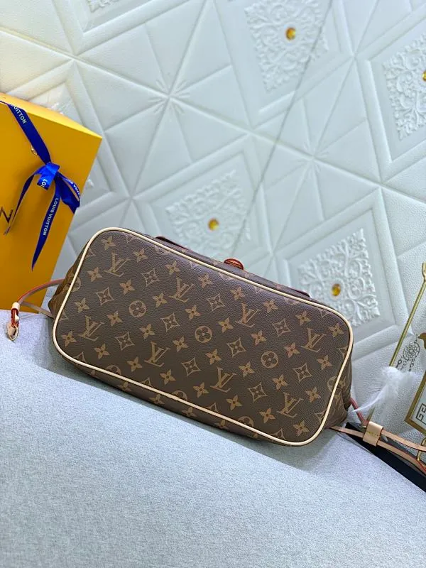 All Categories Official Website "Brand Women's Bags" Women's Bags 💙 LV upgraded original version [NEVERFULL Medium Handbag] (new silk screen shopping bag) The classic lines of the Never full MM handbag are made of colorful Monogram canvas and external front pockets, giving it a retro feel. Gold hardware - including pocket buckles - and leather
