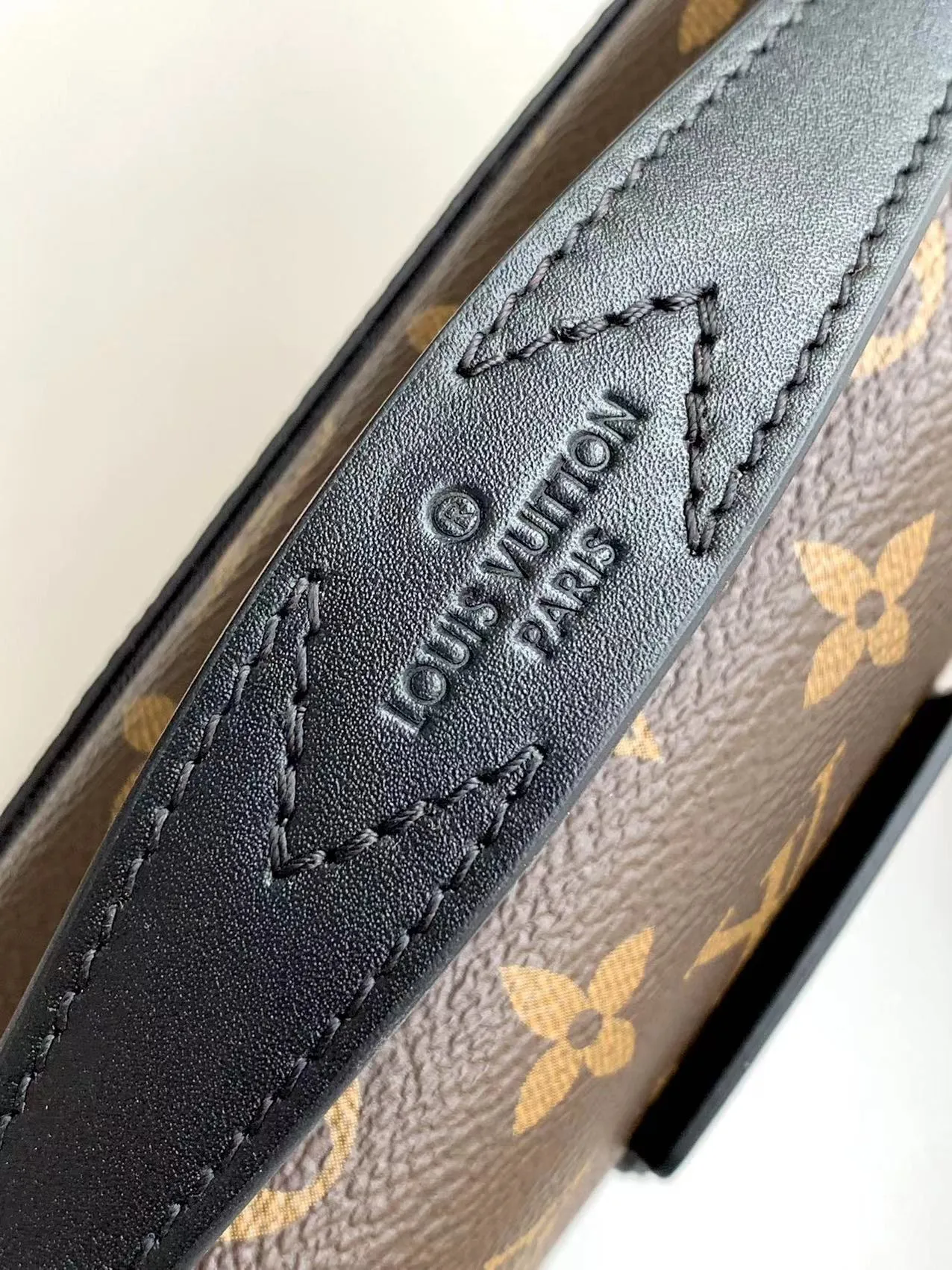 All Categories Official Website "Brand Women's Bags" Women's Bags 💙 LV 2026 New LV Crossbody Bag