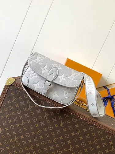 All Categories Official Website "Brand Women's Bags" Women's Bags 💙 LV 2026 New LV Crossbody Bag