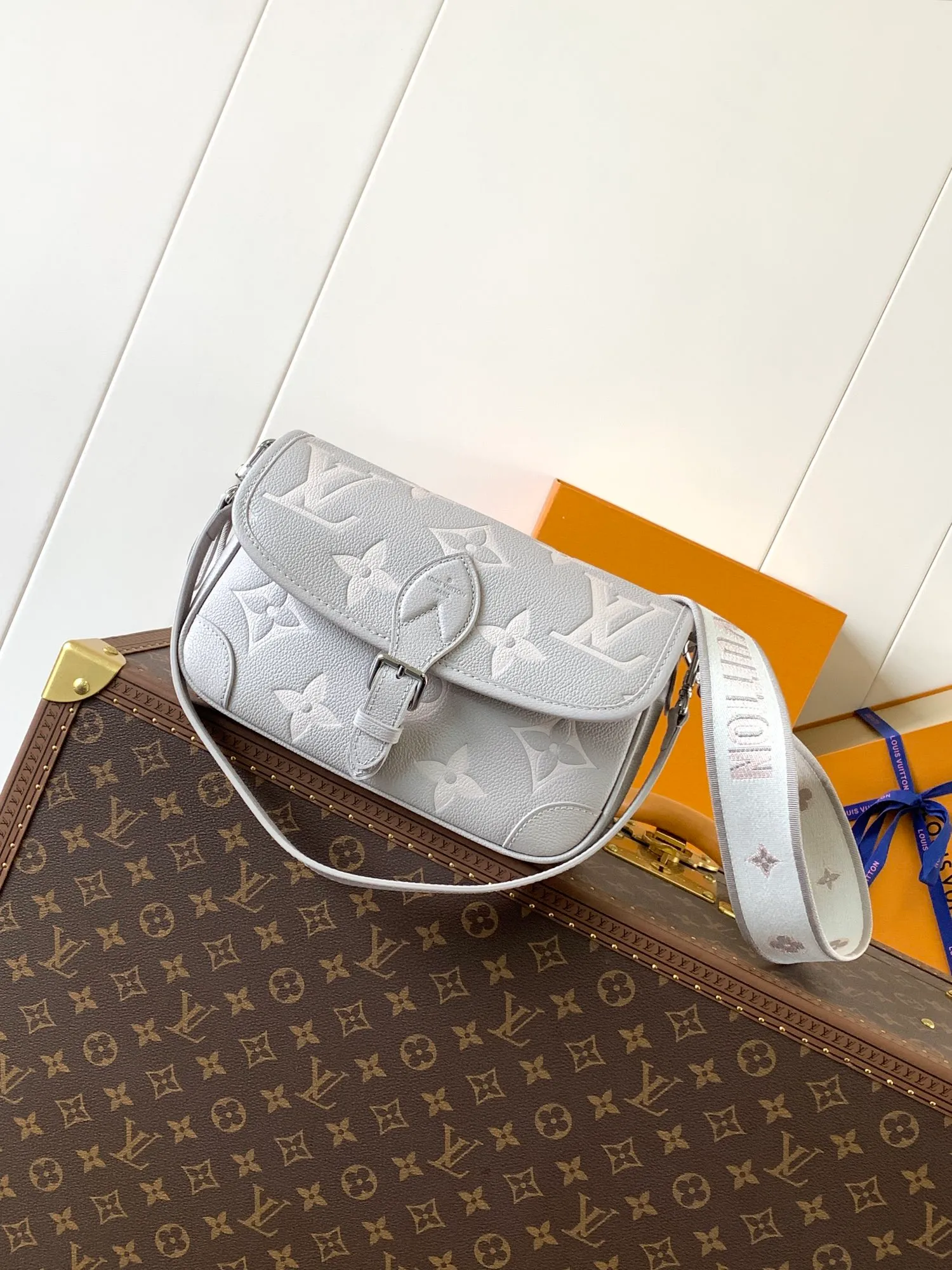 All Categories Official Website "Brand Women's Bags" Women's Bags 💙 LV 2026 New LV Crossbody Bag