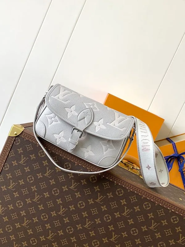All Categories Official Website "Brand Women's Bags" Women's Bags 💙 LV 2026 New LV Crossbody Bag