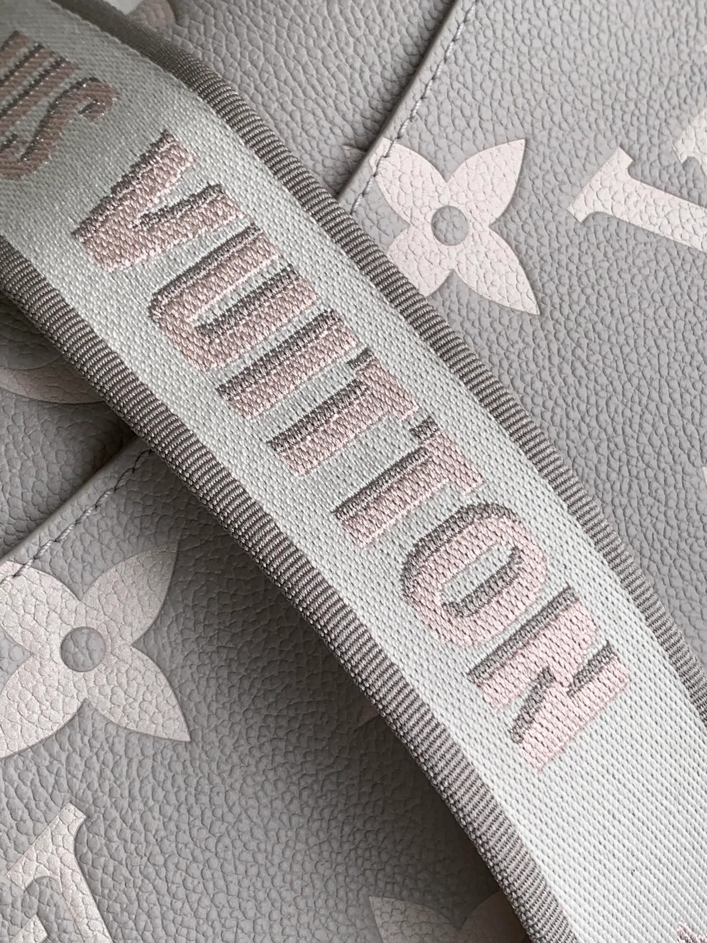 All Categories Official Website "Brand Women's Bags" Women's Bags 💙 LV 2026 New LV Crossbody Bag