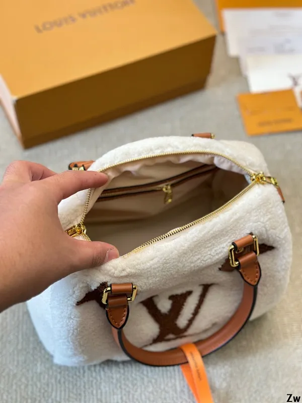 All Categories Official Website "Brand Women's Bags" Women's Bags 💙 LV 2024 Official Website New LV Crossbody Bags