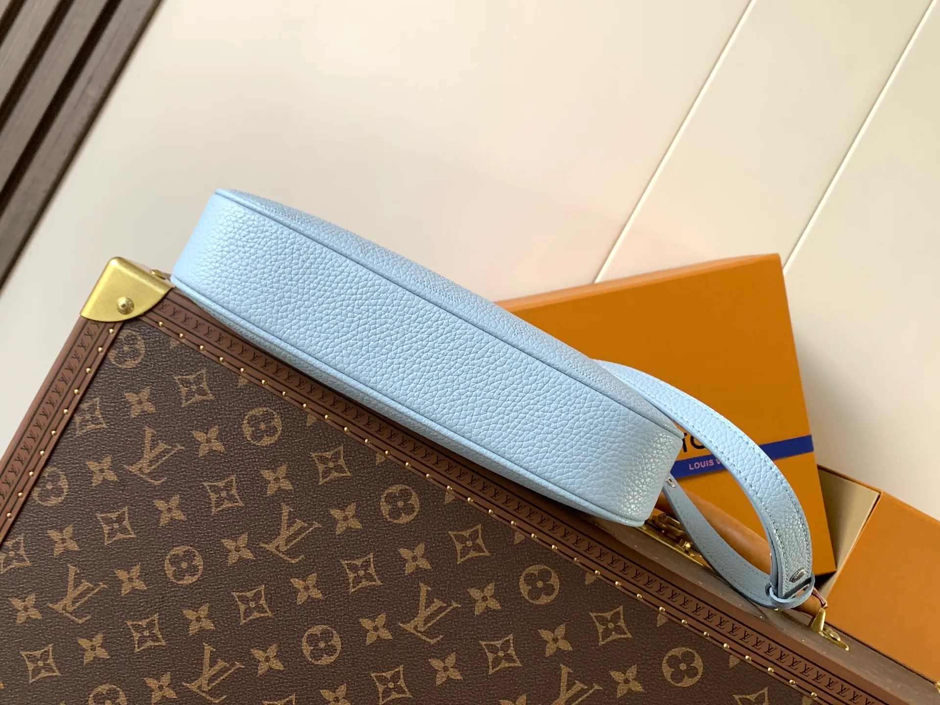 All Categories Official Website "Brand Women's Bags" Women's Bags 💙 LV 2026 New LV Armpit Crossbody Bag