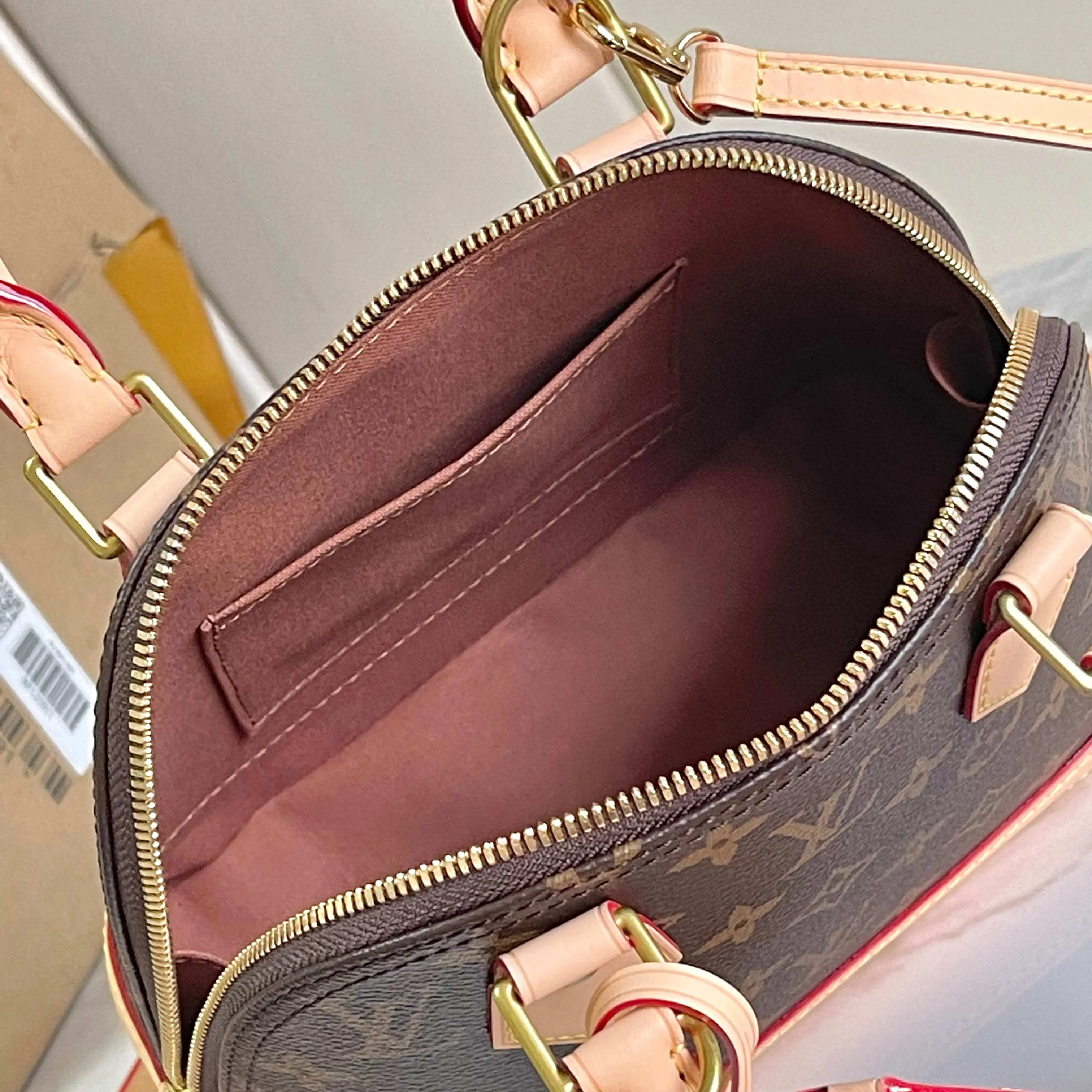 All Categories Official Website "Brand Women's Bags" Women's Bags 💙 LV LV 2026 New Crossbody Shoulder Bag