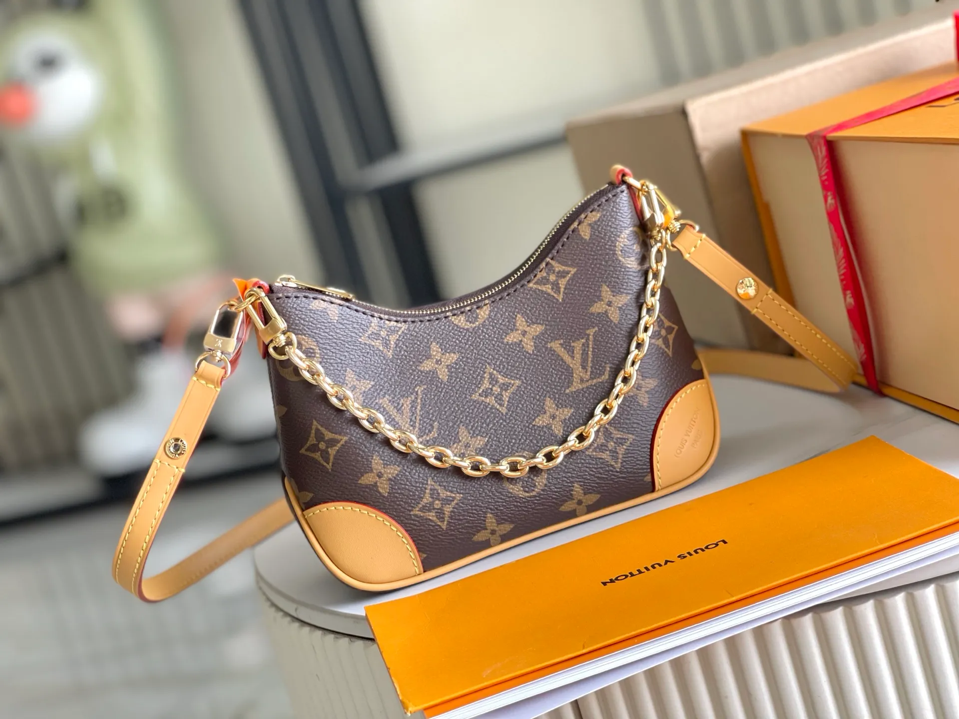 All Categories 💚 Authentic Grade Bags 💚 LV 2026 New LV Top Replica Crossbody Shoulder Bag