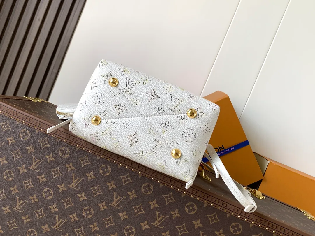 All Categories Official Website "Brand Women's Bags" Women's Bags 💙 LV 2026 New LV Crossbody Bag