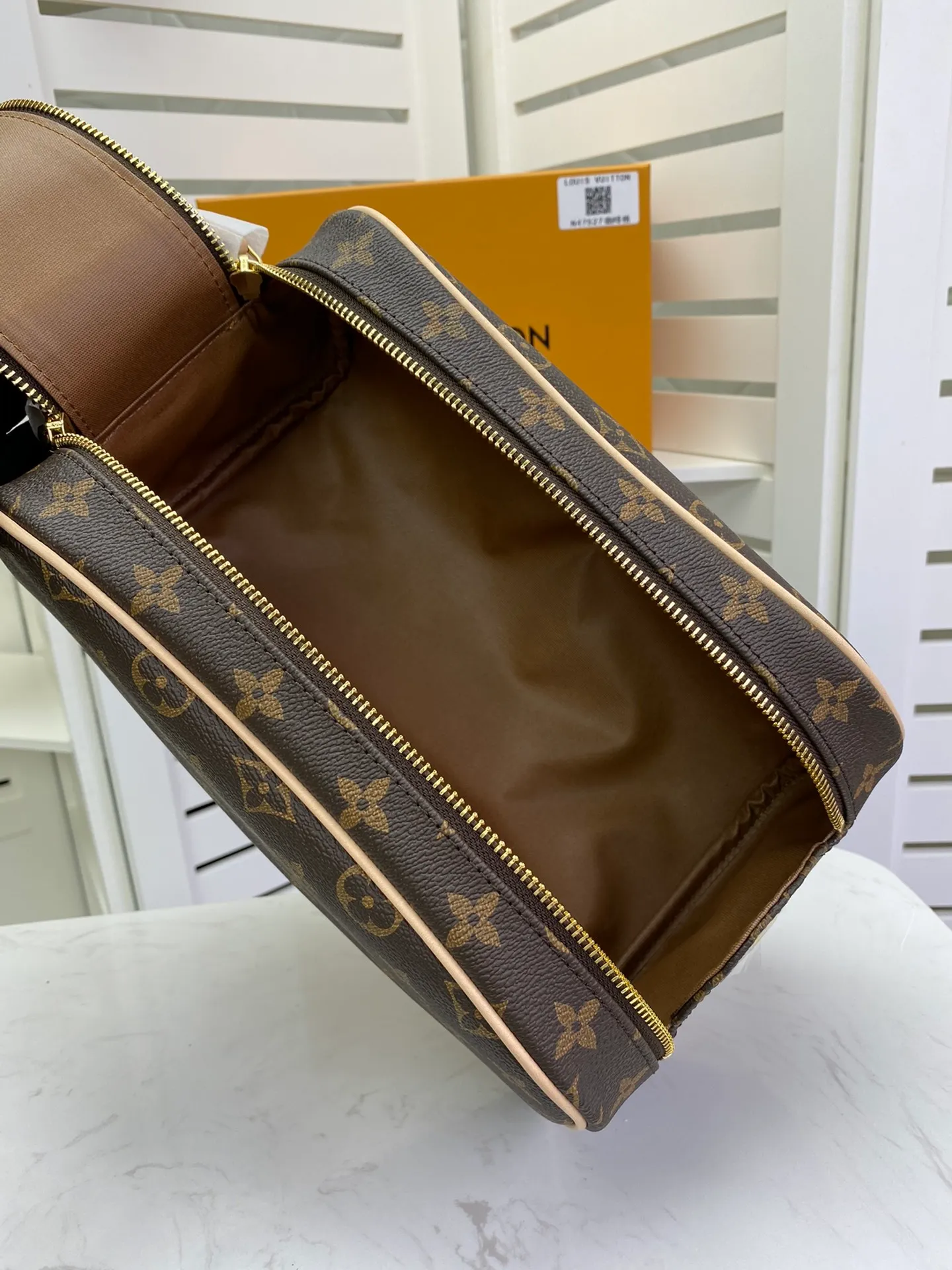 All categories Official website "Brand Women's Bags" Women's Bags 💙 LV 2022 Official New LV Cosmetic Bag Wholesale 5800800 High Quality Size: 28-16-13CM