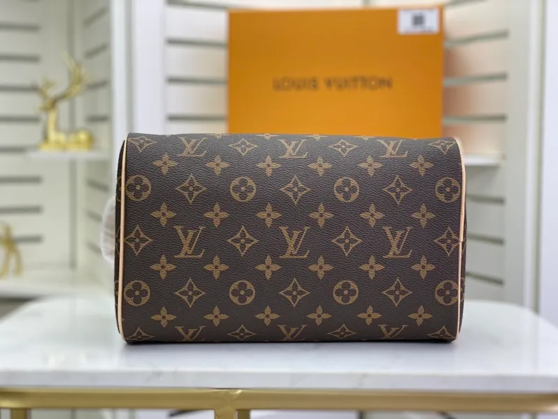 All categories Official website "Brand Women's Bags" Women's Bags 💙 LV 2022 Official New LV Cosmetic Bag Wholesale 5800800 High Quality Size: 28-16-13CM