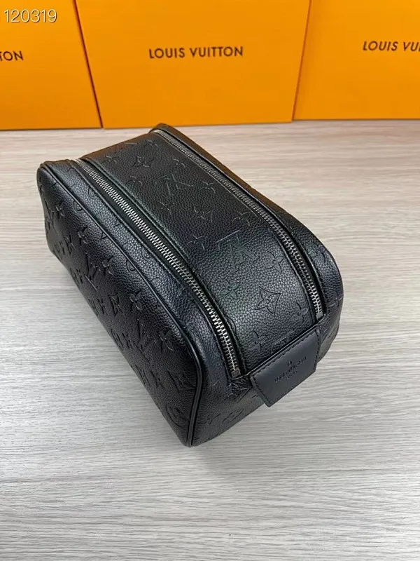 All categories Official website "Brand Women's Bags" Women's Bags 💙 LV 2025 new LV toiletry bag