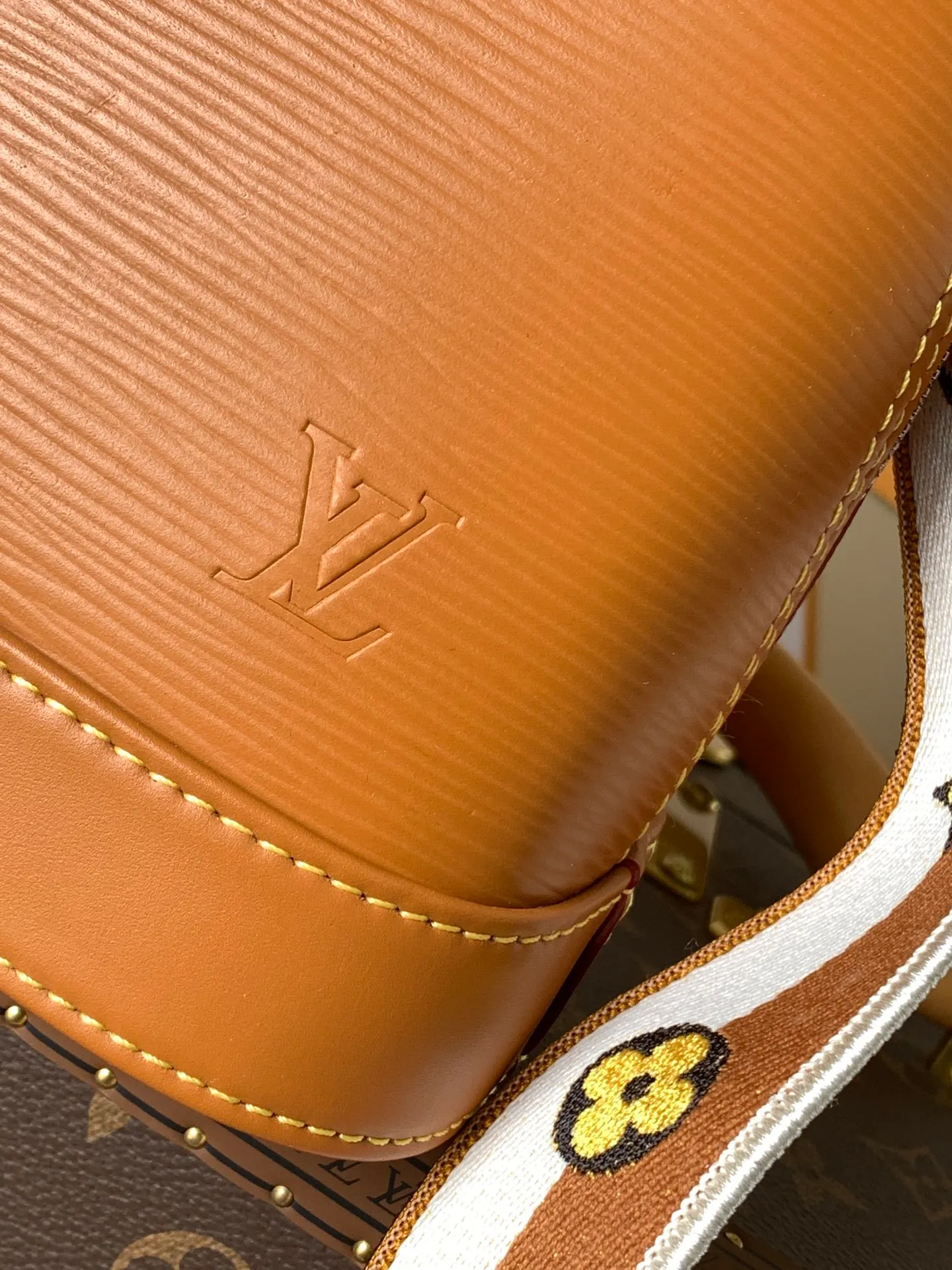 All Categories Official Website "Brand Women's Bags" Women's Bags 💙 LV 2026 New LV Crossbody Bag