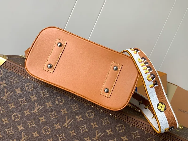 All Categories Official Website "Brand Women's Bags" Women's Bags 💙 LV 2026 New LV Crossbody Bag