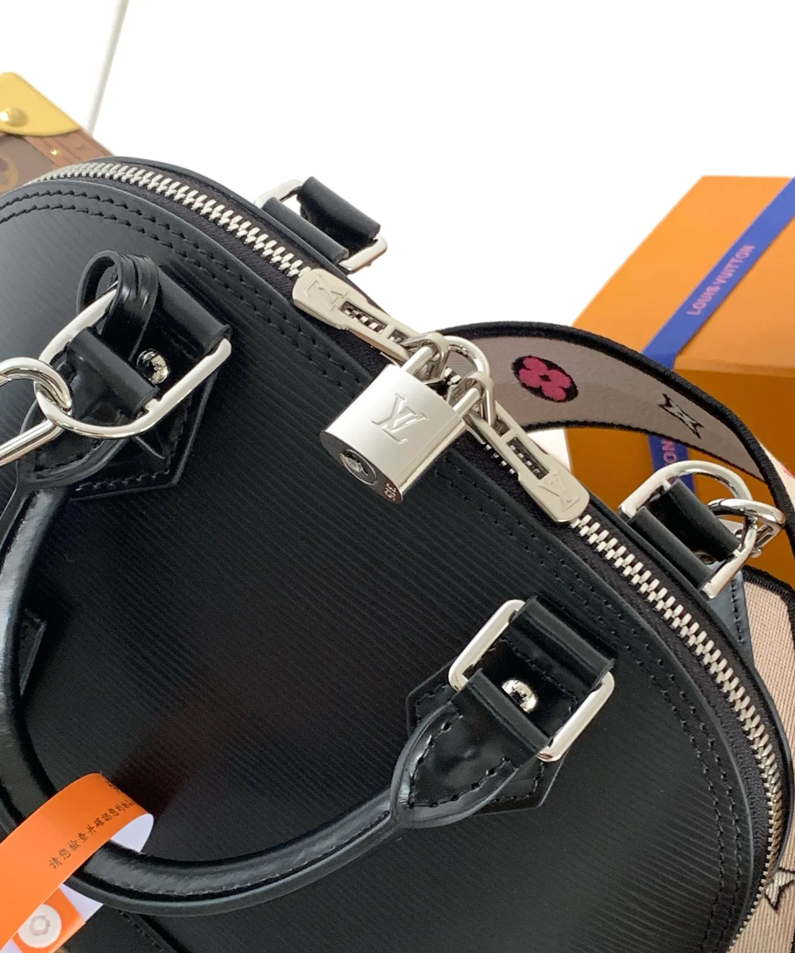 All Categories Official Website "Brand Women's Bags" Women's Bags 💙 LV 2026 New LV Crossbody Bag