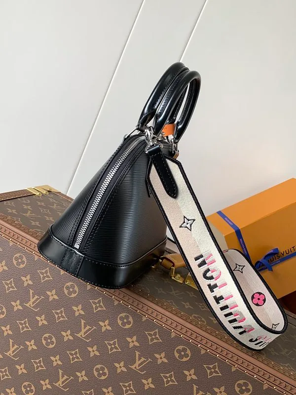 All Categories Official Website "Brand Women's Bags" Women's Bags 💙 LV 2026 New LV Crossbody Bag