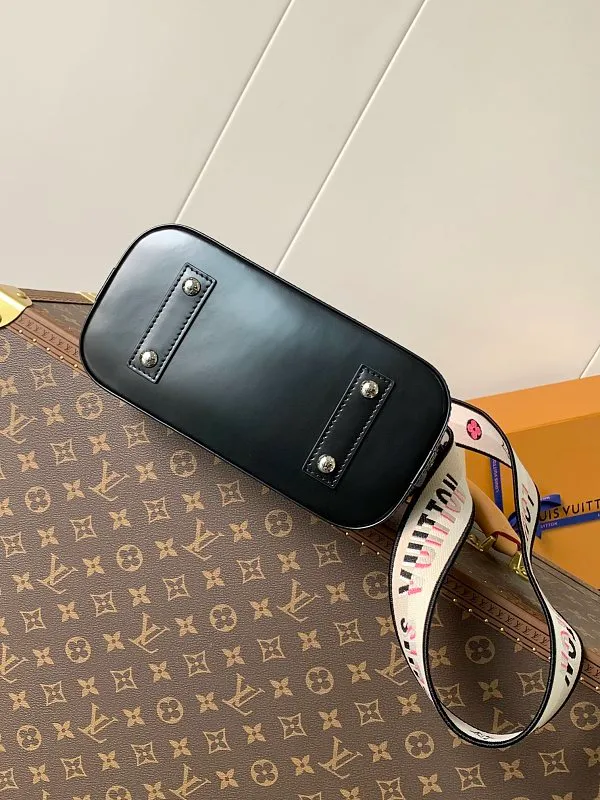 All Categories Official Website "Brand Women's Bags" Women's Bags 💙 LV 2026 New LV Crossbody Bag