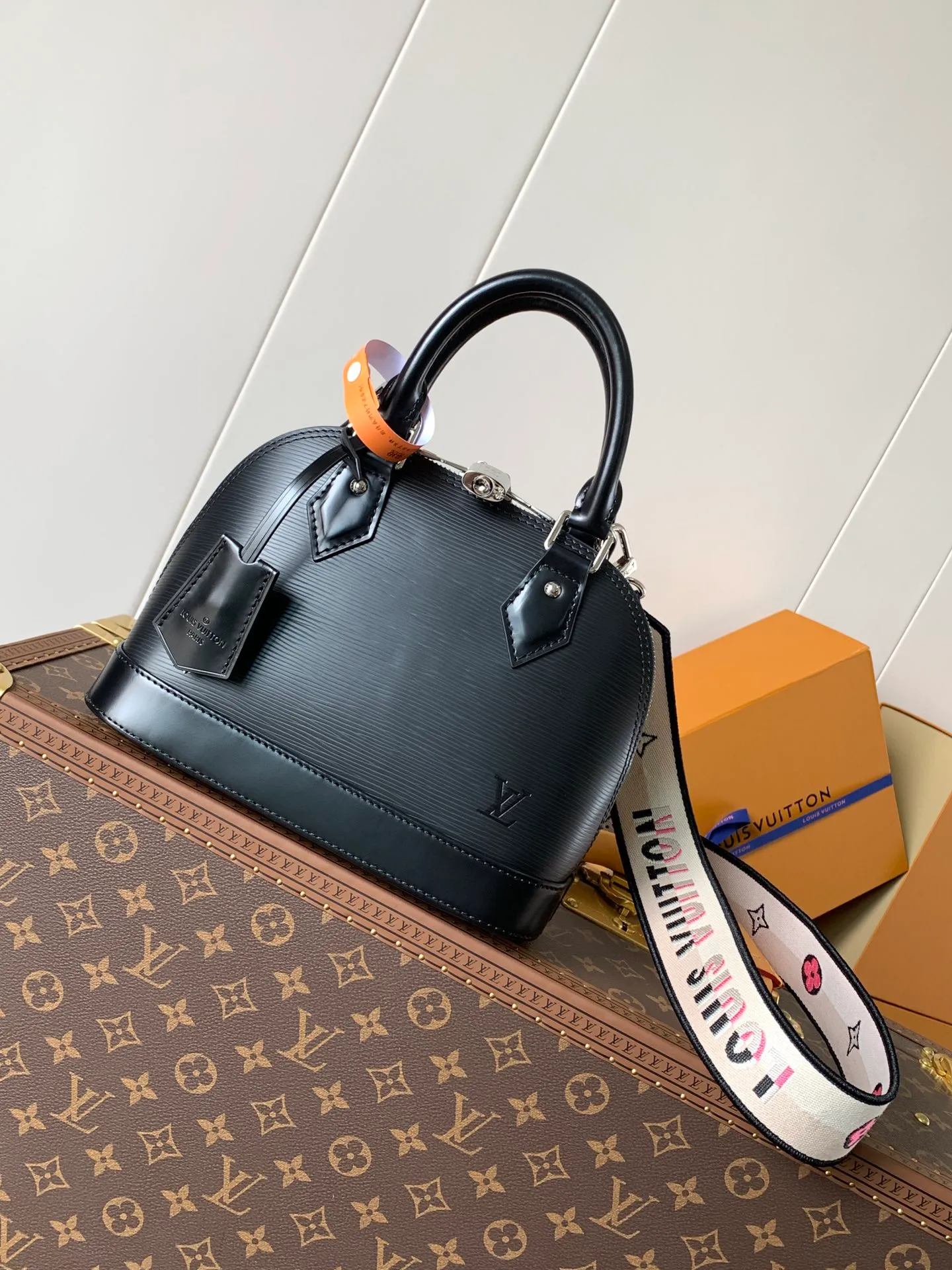All Categories Official Website "Brand Women's Bags" Women's Bags 💙 LV 2026 New LV Crossbody Bag