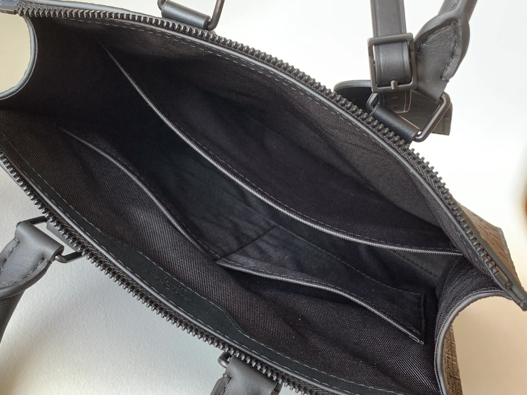 All categories Official website "Brand Women's Bags" Women's Bags 💙 LV replica LV, fine imitation LV bags, LV shoulder bags, 2023 official latest version LV leather handbags, bag factory, original material, size: 26-28.5-6CM