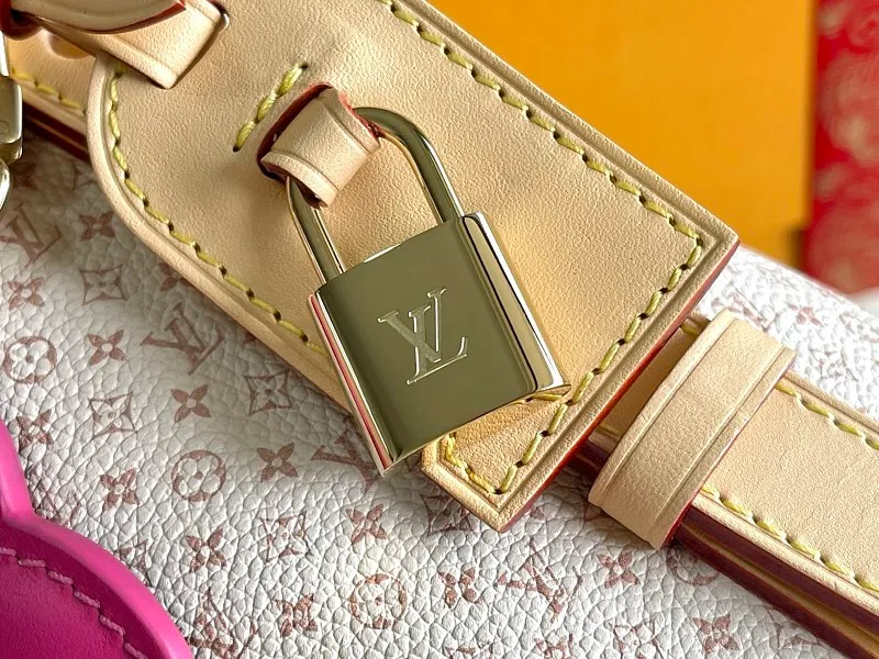 All Categories 💚 Authentic Grade Bags 💚 LV 2026 New LV Top Replica Crossbody Shoulder Bag