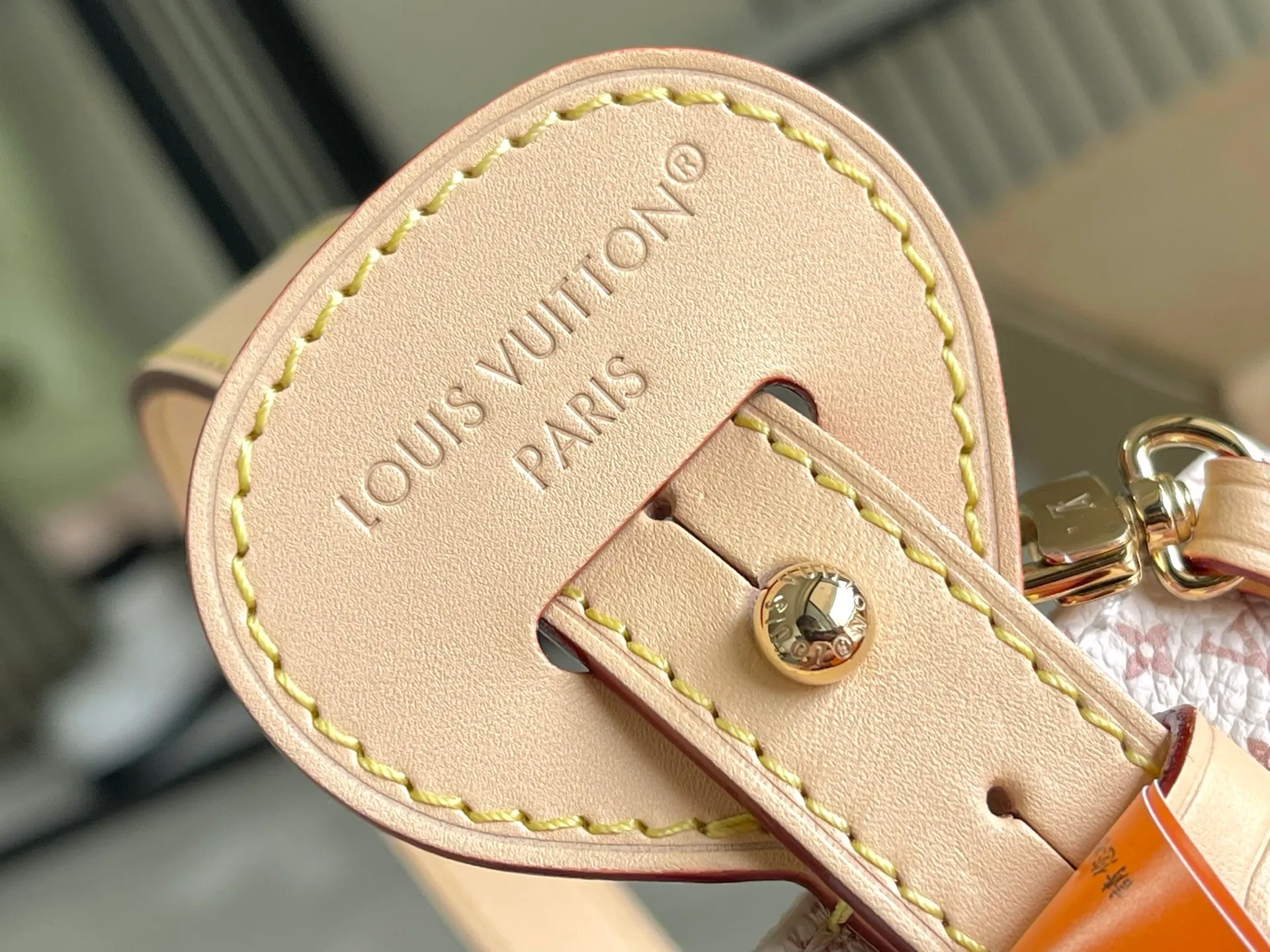 All Categories 💚 Authentic Grade Bags 💚 LV 2026 New LV Top Replica Crossbody Shoulder Bag