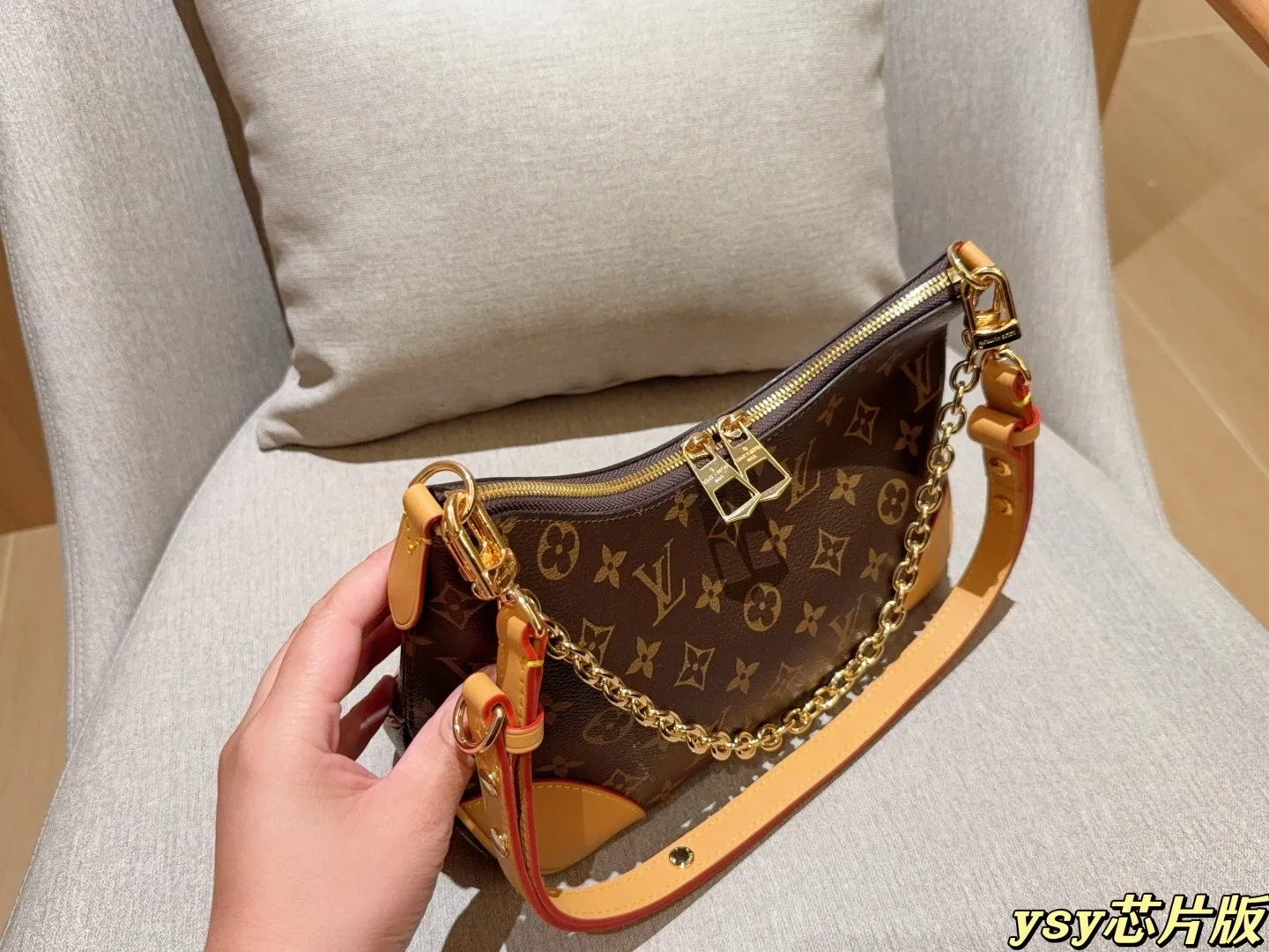 All categories Official website "Brand Women's Bags" Women's Bags 💙 LV 2025 new LV armpit bag