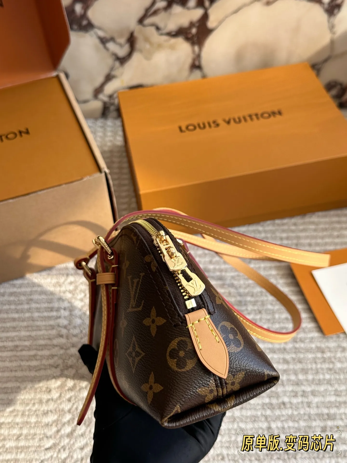 All categories Official website "Brand Women's Bags" Women's Bags 💙 LV 2025 new LV armpit bag