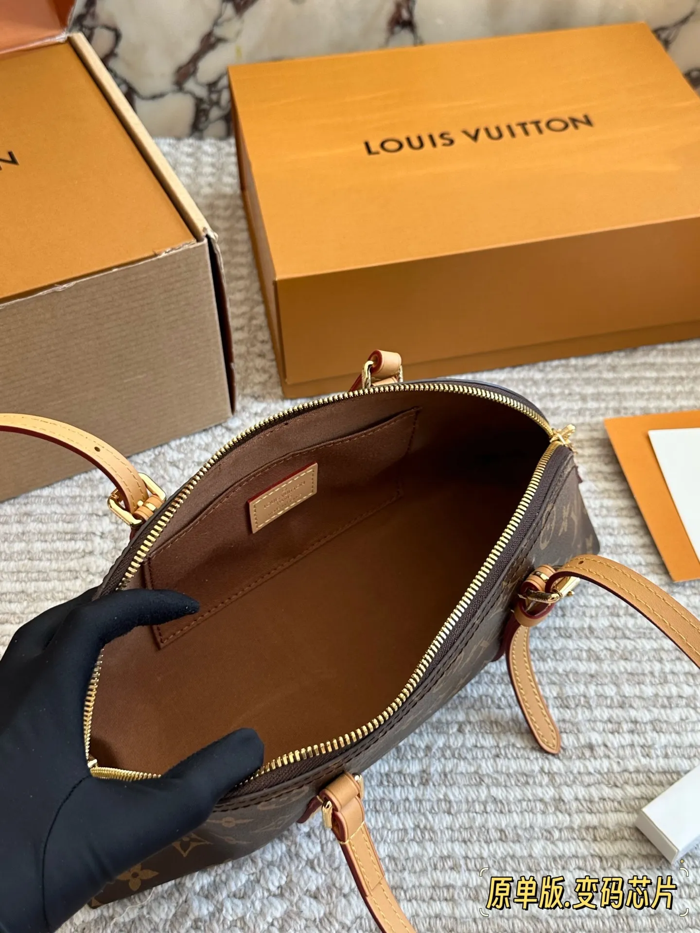 All categories Official website "Brand Women's Bags" Women's Bags 💙 LV 2025 new LV armpit bag