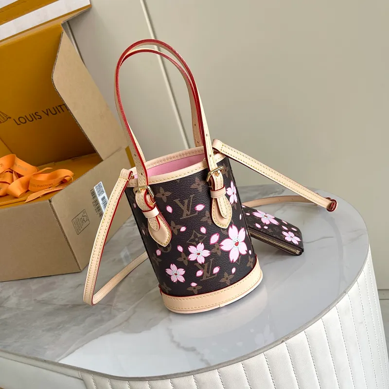 All Categories Official Website "Brand Women's Bags" Women's Bags 💙 LV LV 2026 New Crossbody Shoulder Bag