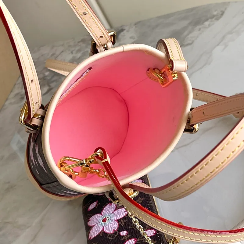 All Categories Official Website "Brand Women's Bags" Women's Bags 💙 LV LV 2026 New Crossbody Shoulder Bag