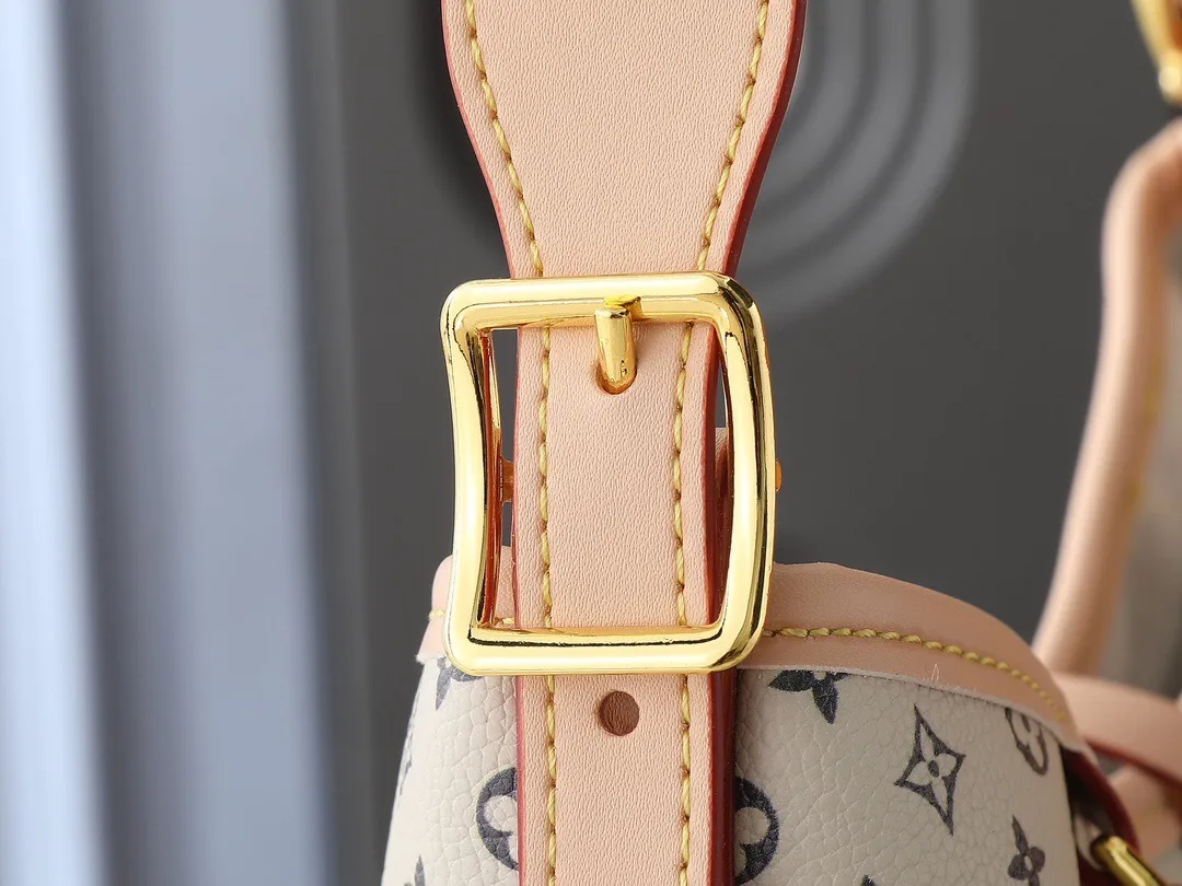 All Categories Official Website "Brand Women's Bags" Women's Bags 💙 LV 2025 New LV Crossbody Bag