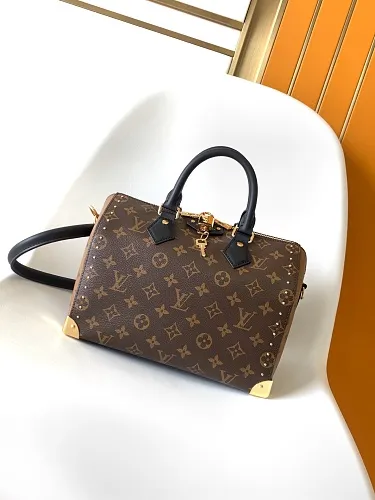 All Categories Official Website "Brand Women's Bags" Women's Bags 💙 LV 2026 New LV Crossbody Bag