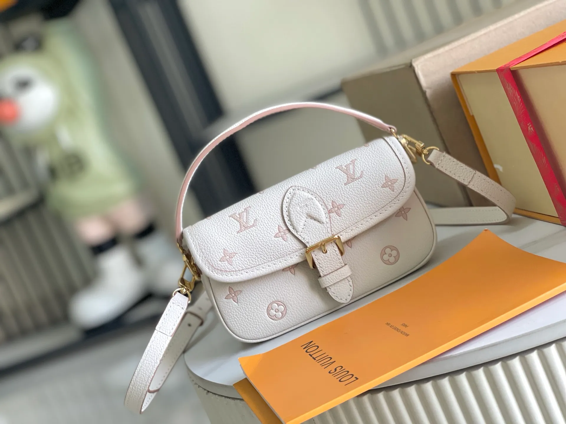 All Categories 💚 Authentic Grade Bags 💚 LV 2026 New LV Top Replica Crossbody Shoulder Bag