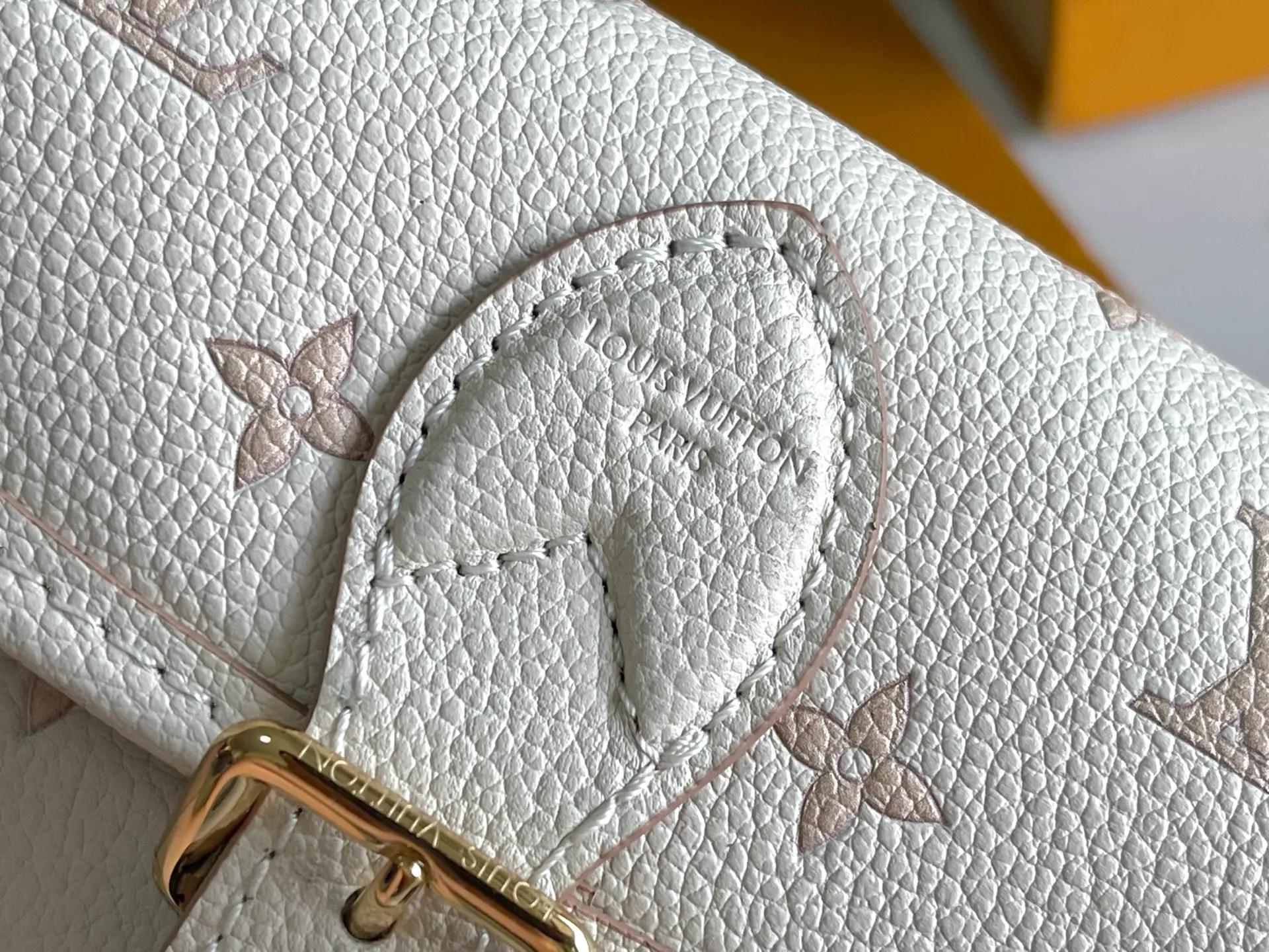 All Categories 💚 Authentic Grade Bags 💚 LV 2026 New LV Top Replica Crossbody Shoulder Bag