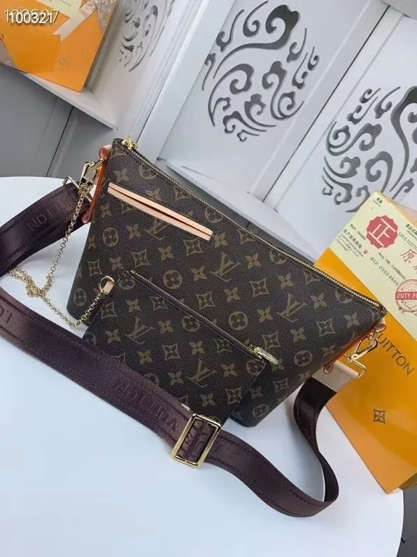 All categories Official website "Brand Women's Bags" Women's Bags 💙 LV fine imitation LV, high imitation LV bags, LV crossbody bags, 2023 official latest version LV crossbody bags, LV bag factory, recommended bags, size: 30-27-12CM