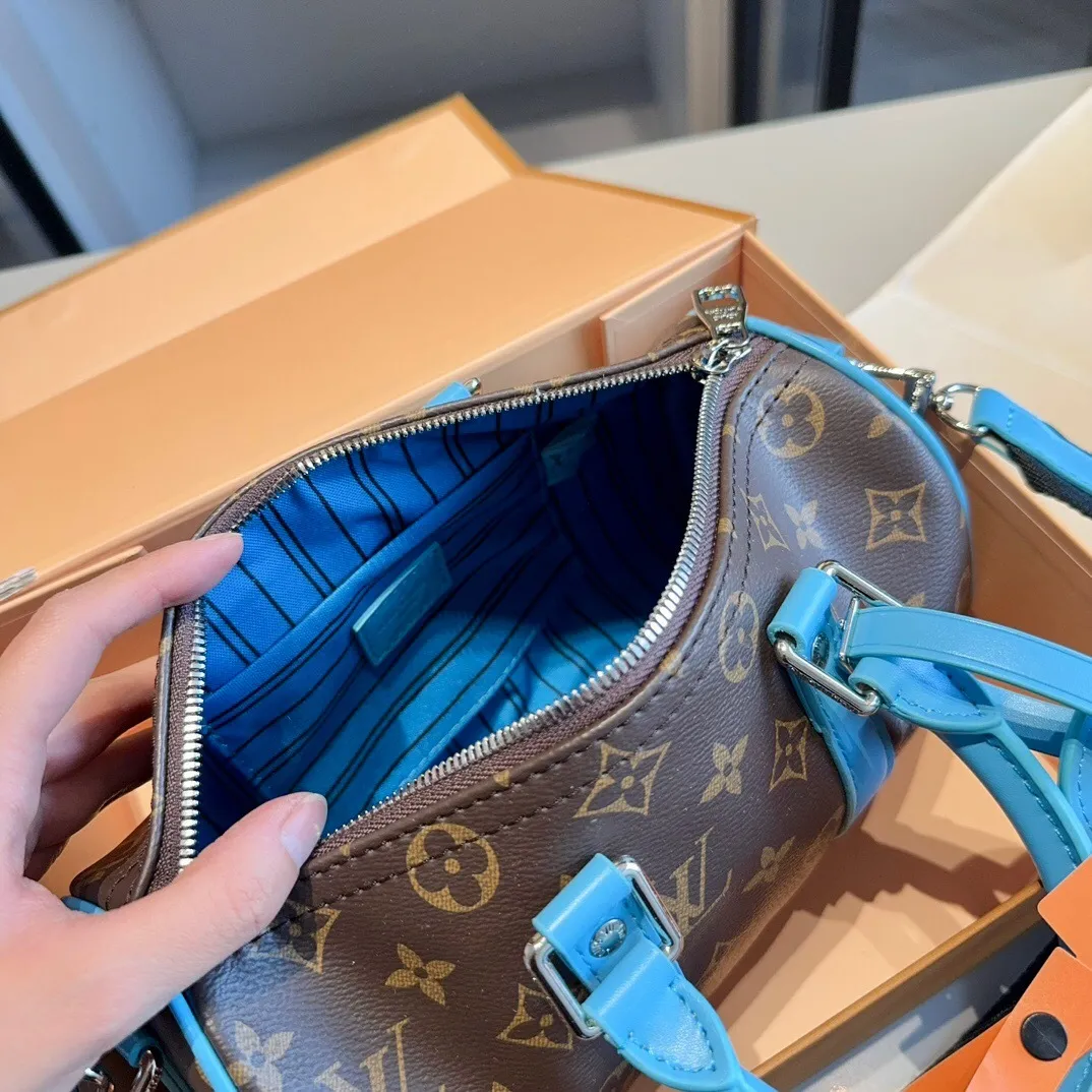 All Categories Official Website "Brand Women's Bags" Women's Bags 💙 LV 2024 New LV Crossbody Bag