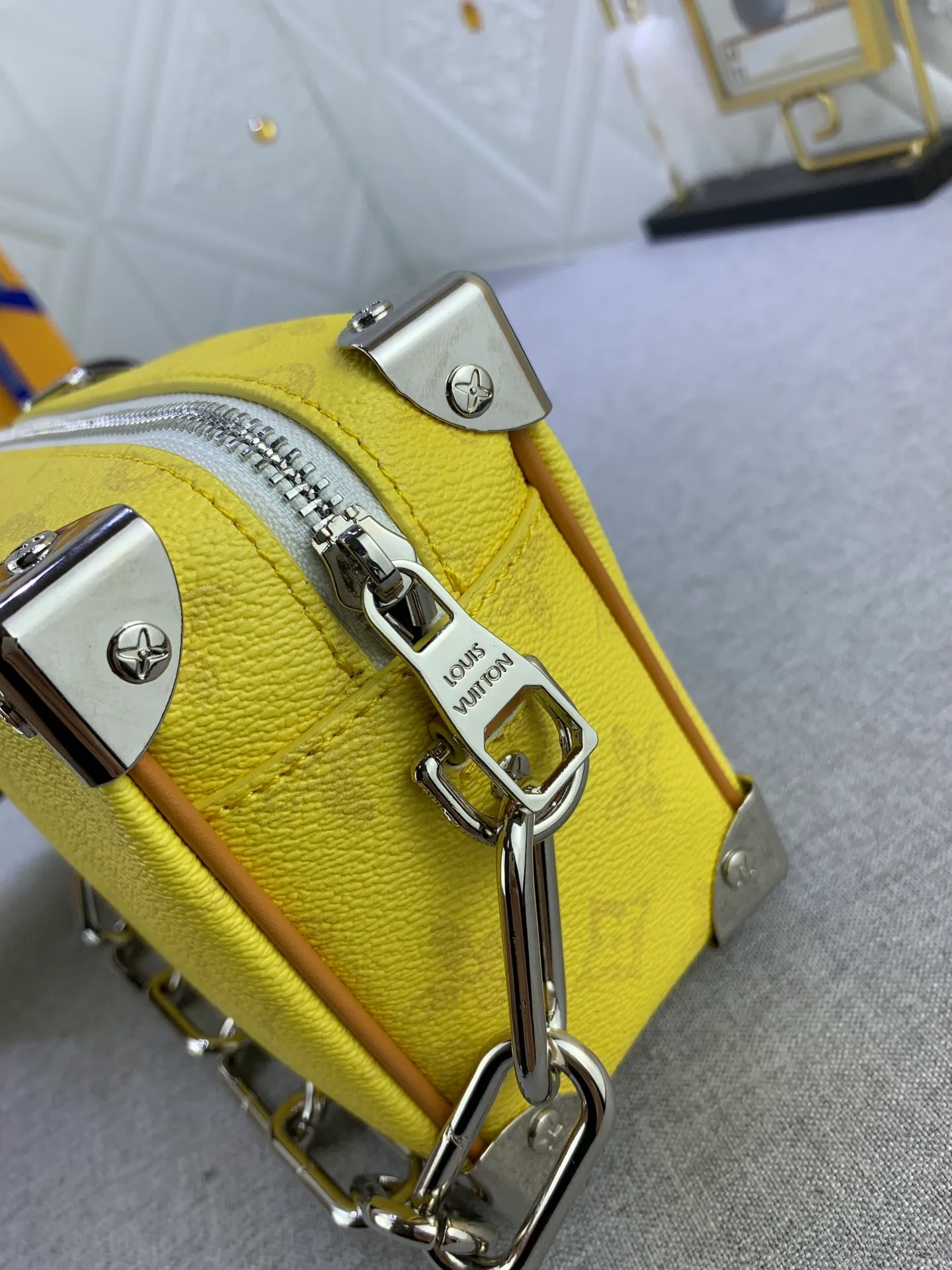 All Categories Official Website "Brand Women's Bags" Women's Bags 💙 LV has the new "Louis Vuitton!" signature printed on its vintage Monogram canvas and chunky chain, a mini soft trunk bag that is part of Virgil Abra's everyday LV capsule of the Men's Fall/Winter 2021-22 collection. Boxy shape and eight pieces of hardware to reinforce the corners. Can