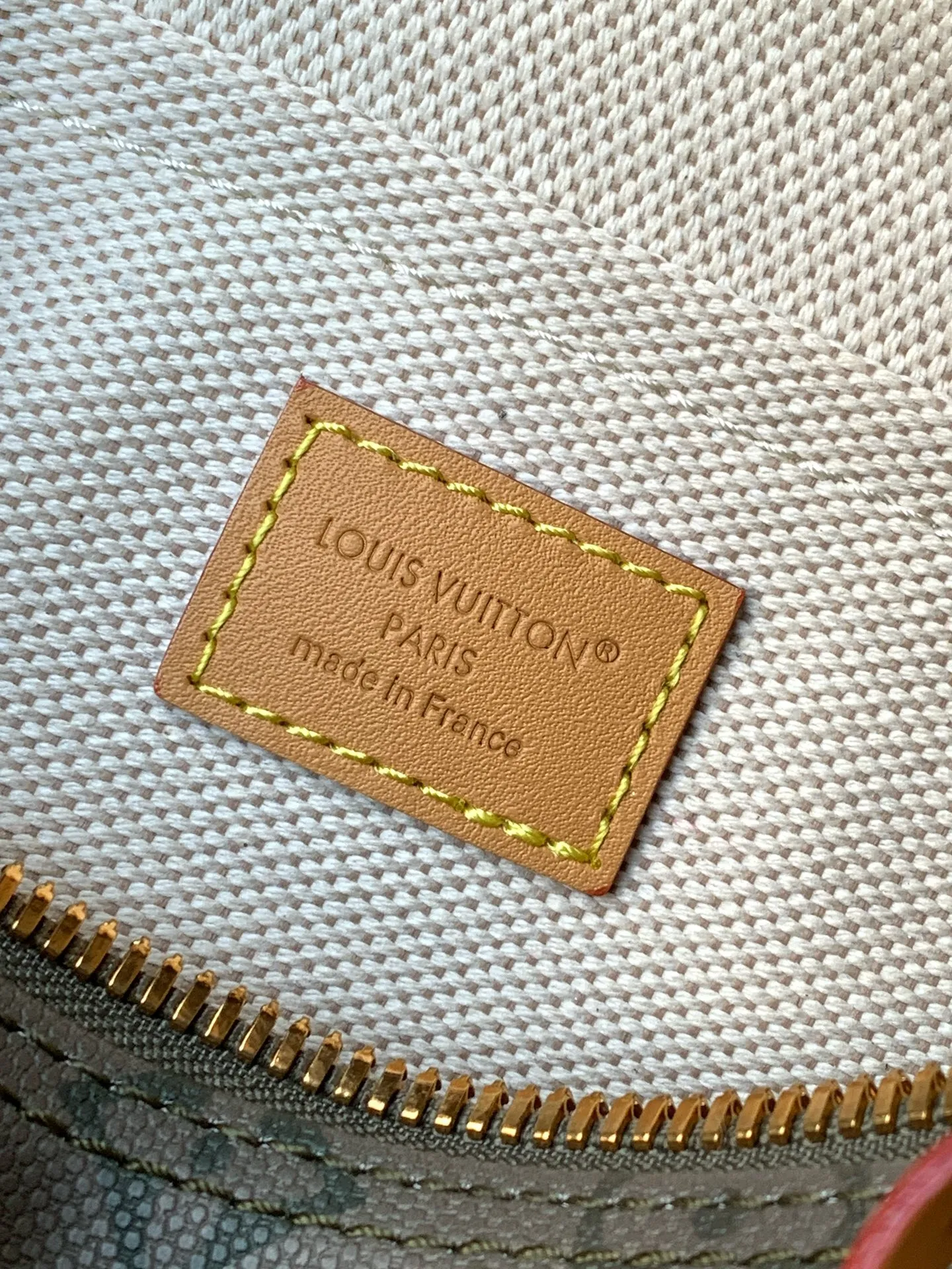 All categories Official website "Brand Women's Bags" Women's Bags 💙 LV 2026 new LV hand-held crossbody bag