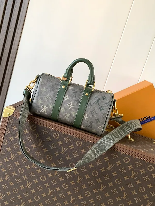 All categories Official website "Brand Women's Bags" Women's Bags 💙 LV 2026 new LV hand-held crossbody bag