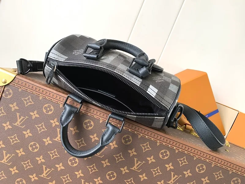 All categories Official website "Brand Women's Bags" Women's Bags 💙 LV 2026 new LV hand-held crossbody bag