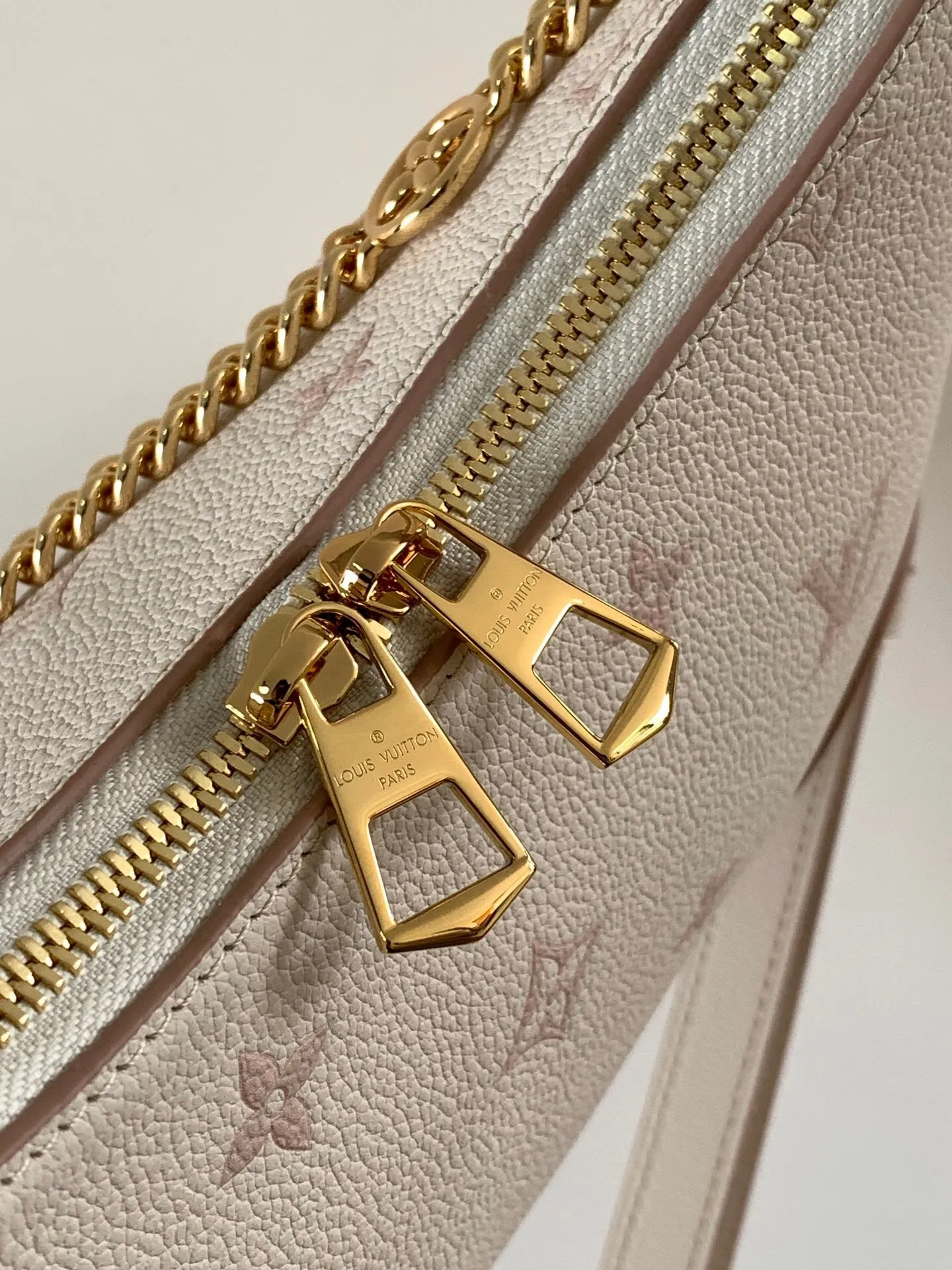 All Categories Official Website "Brand Women's Bags" Women's Bags 💙 LV 2025 New LV Crossbody Bag