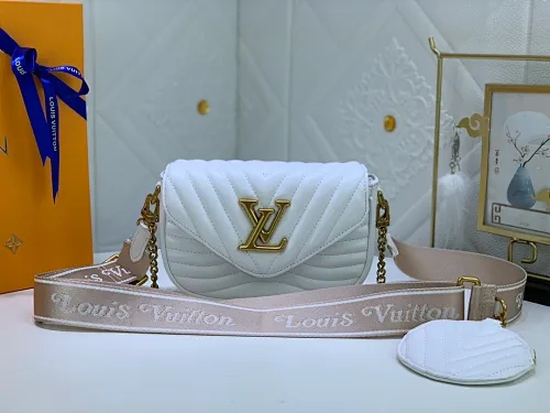 All Categories Official Website "Brand Women's Bags" Women's Bags 💙 LV Upgraded Original Multi Pochette New Wave handbags are made of smooth and soft quilted calf leather, dynamic design, adjustable shoulder straps, distressed gold metal accessories, bronze gold chain inscriptions and striped jacquard shoulder straps, etc. Provide multiple carrying methods, the coin-shaped round bag on the shoulder strap can be