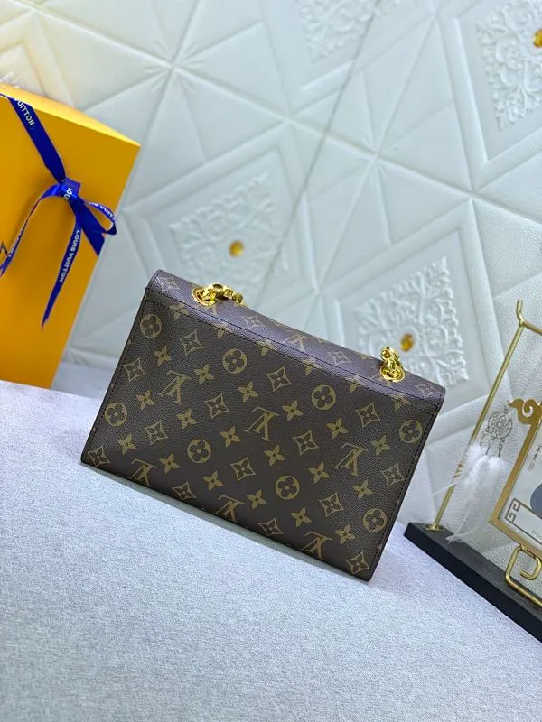 All Categories Official Website "Brand Women's Bags" Women's Bags 💙 LV French custom-made Monogram canvas and exquisite calfskin, top-notch handmade in Taiwan, perfect bottom arc of original order for quality, perfect combination of materials and unique hardware accessories, all investment regardless of cost, single shoulder, hand-held, cross-body all-match must-have style, exquisite crown lock buckle, showing the queen's style