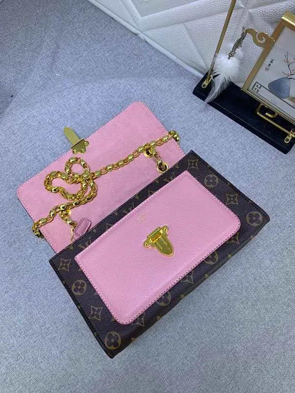 All Categories Official Website "Brand Women's Bags" Women's Bags 💙 LV French custom-made Monogram canvas and exquisite calfskin, top-notch handmade in Taiwan, perfect bottom arc of original order for quality, perfect combination of materials and unique hardware accessories, all investment regardless of cost, single shoulder, hand-held, cross-body all-match must-have style, exquisite crown lock buckle, showing the queen's style