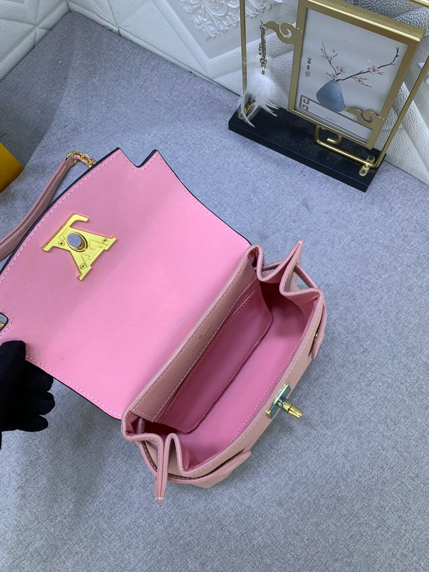 All Categories Official Website "Brand Women's Bags" Women's Bags 💙 LV 2023 New LV Crossbody Bag