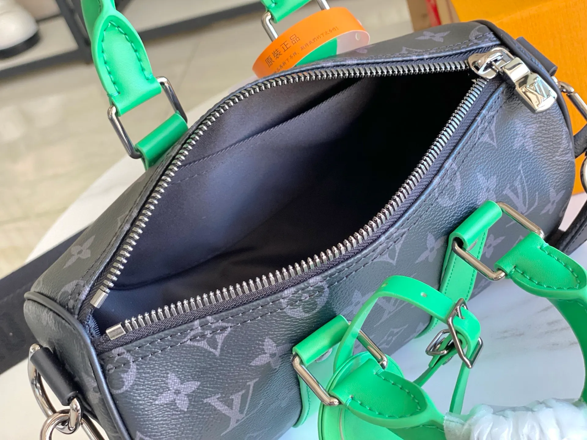 All Categories 💚 Authentic Grade Bags 💚 LV 2026 New LV Top Replica Crossbody Shoulder Bag