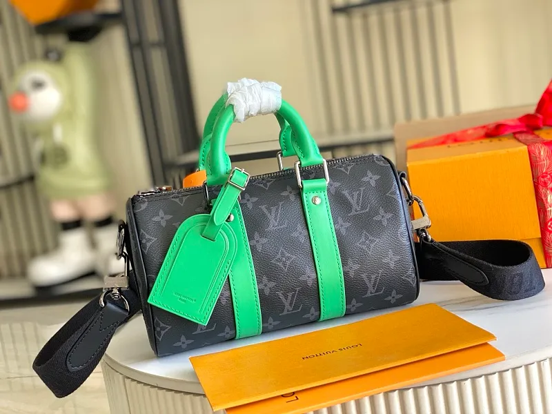 All Categories 💚 Authentic Grade Bags 💚 LV 2026 New LV Top Replica Crossbody Shoulder Bag