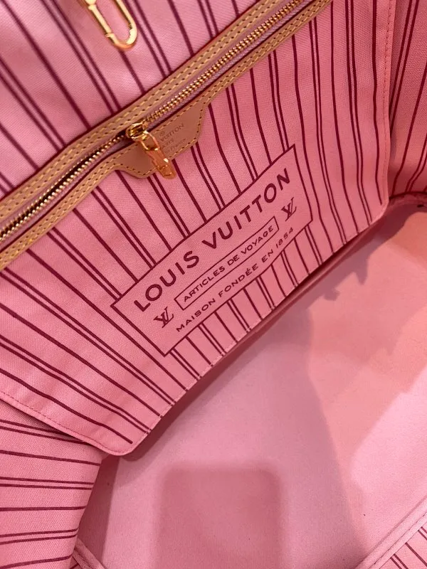 All categories Official website "Brand Women's Bags" Women's Bags 💙 LV 2022 official new LV handbag wholesale 58001500 High quality Size: 40-33-20 CM
